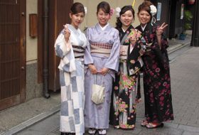 sakura lentebloesem reis Japan kimono iki Travels