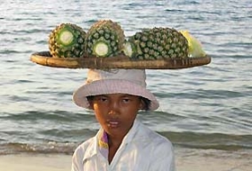 Cambodja Strand Ananas meisje iki Travels