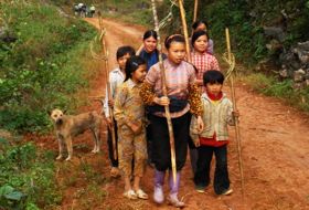 Ba Be meer Vietnam reis Tay bevolking Ba Be meer Vietnam reis Tay bevolking
