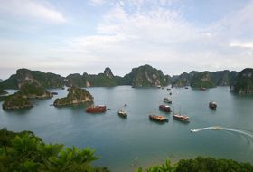 Puur Vietnam reis Halong Bay uitzicht