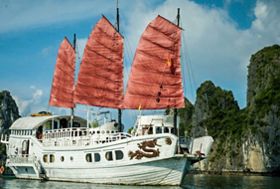 Vietnam fotografiereis Halong bay junk