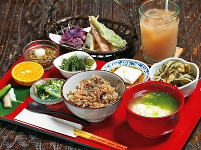top 10 restaurants Yama no chaya okinawa gerecht
