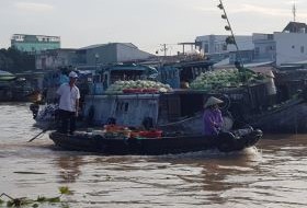 Vietnam Bouwsteen boot op water